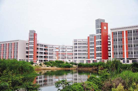 2020年報(bào)讀開(kāi)陽(yáng)縣南龍鄉(xiāng)中學(xué)初級(jí)中學(xué)怎么樣