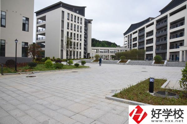 新晃侗族自治縣職業(yè)中等專業(yè)學(xué)校好不好？