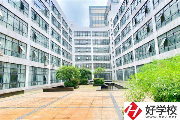 湖南曙光科技技工學(xué)校有哪些辦學(xué)特色？