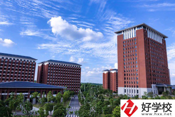 湖南可以學(xué)舞蹈類專業(yè)的職校有哪些？學(xué)費(fèi)貴不貴？