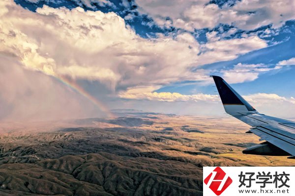 桂東縣職業(yè)教育中心報名要求有哪些？學(xué)費(fèi)貴嗎？