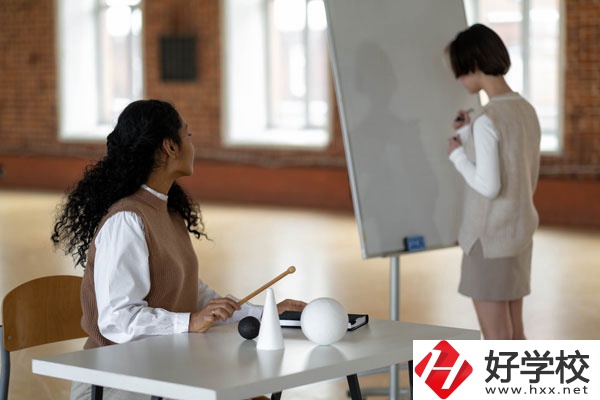 湖南省商業(yè)職業(yè)中等專業(yè)學(xué)校怎么樣？宿舍怎么樣？