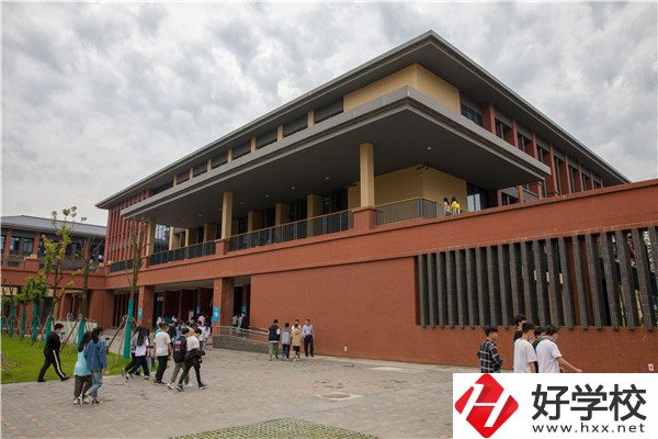 常德財經(jīng)學校的辦學條件怎么樣？