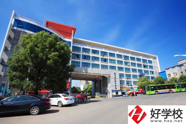 長沙辦學(xué)規(guī)模最大的職校是哪一所？有什么招生專業(yè)？