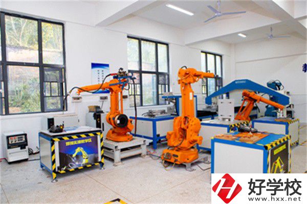 邵陽市機(jī)電職業(yè)技術(shù)學(xué)校有哪些助學(xué)政策？