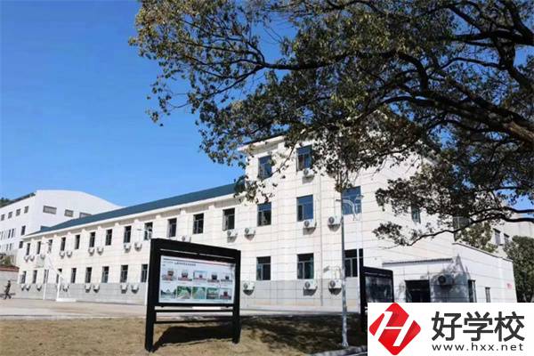湖南有國家正規(guī)民辦技校嗎？民辦技校真的不值得讀嗎？