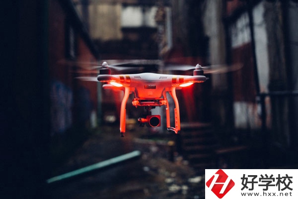 長沙航天學(xué)校飛行器制造專業(yè)值得選擇嗎？