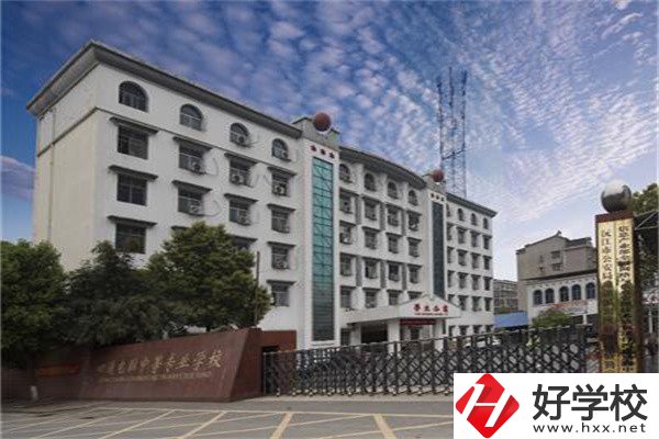 益陽(yáng)有哪些計(jì)算機(jī)職校？專業(yè)就業(yè)前景怎么樣？