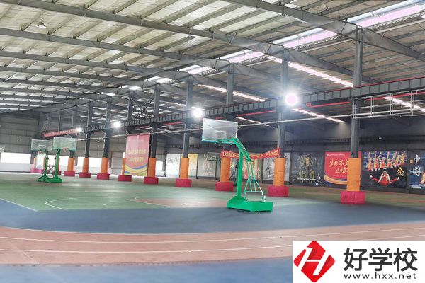 長沙華中醫(yī)衛(wèi)科技中等職業(yè)學(xué)?；@球場