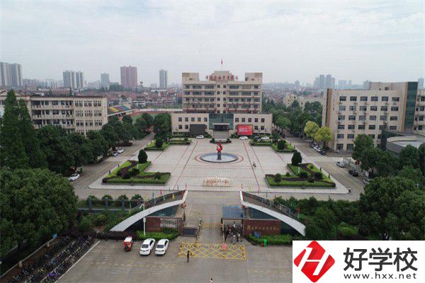 在湖南學(xué)UI可推薦哪些中職？學(xué)校就業(yè)如何？