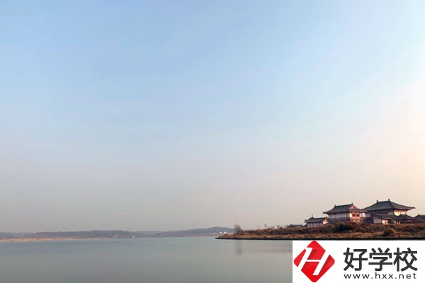 張家界汽修技校實力如何？學(xué)校生活環(huán)境怎么樣？