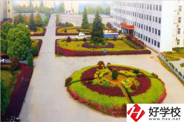 懷化職業(yè)技術(shù)學(xué)院怎么樣？有中職部嗎？