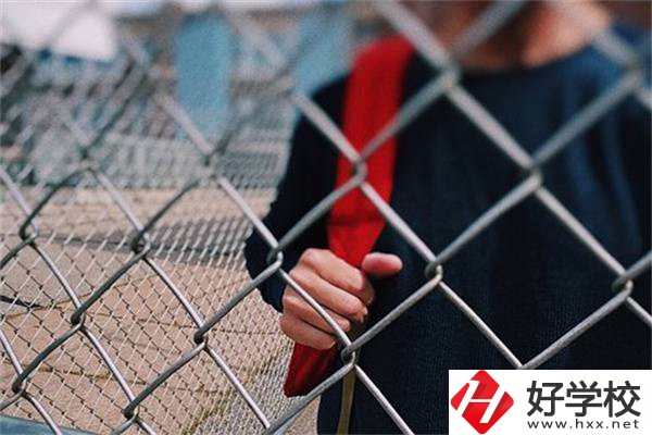 在湖南讀高中和讀職高有什么不同？職高生有什么優(yōu)勢？