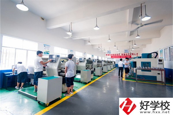 懷化的公辦職高有哪些？可以免學(xué)費嗎？