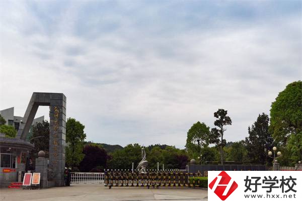 懷化分?jǐn)?shù)低可以讀的公辦中專有哪些？專業(yè)好就業(yè)嗎？