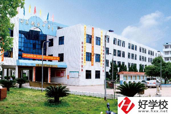祁東縣職業(yè)中等專業(yè)學(xué)校有哪些重點(diǎn)專業(yè)？