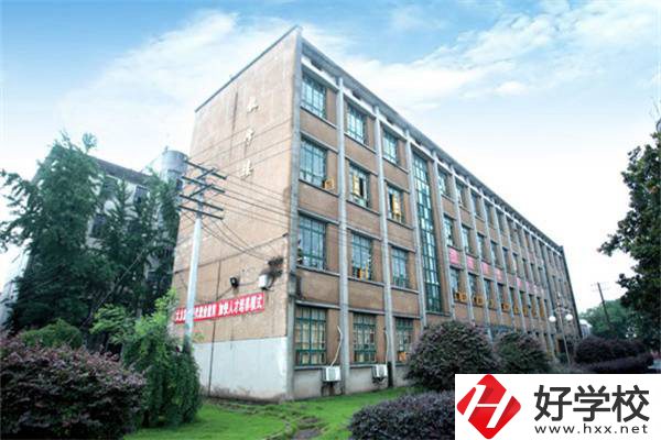 湘潭交通職業(yè)學(xué)校是公辦嗎？學(xué)費(fèi)是多少？
