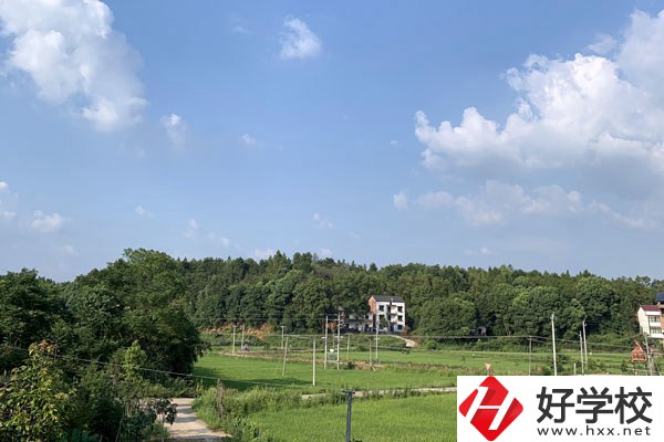 南縣職業(yè)中等專(zhuān)業(yè)學(xué)校怎么樣？值得報(bào)考嗎？
