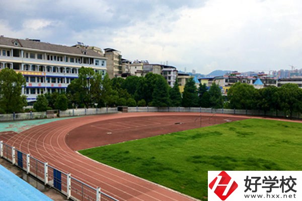 郴州有哪些中職學(xué)?？拷糜物L(fēng)景區(qū)？