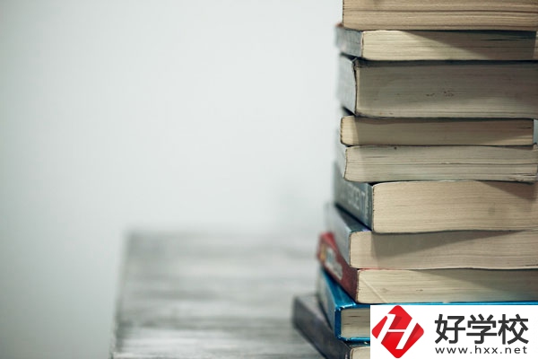 湖南耒陽(yáng)師范有什么專業(yè)？學(xué)費(fèi)貴不貴？