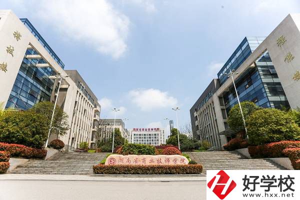 株洲比較好的廚師培訓(xùn)學(xué)校有哪些？烹飪專業(yè)好就業(yè)嗎？