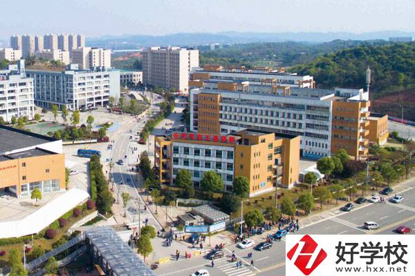 長沙汽車工業(yè)學(xué)校收費(fèi)水平怎樣，如何收取費(fèi)用？