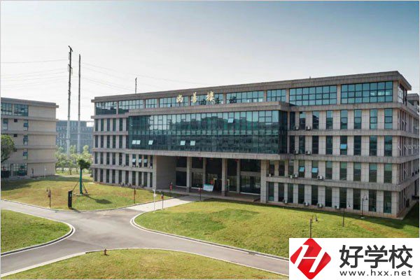 湖南合格的中職學(xué)校有什么標(biāo)準(zhǔn)？有什么中職推薦？