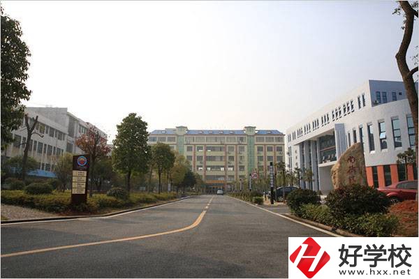 資興市職業(yè)技術(shù)學(xué)校值得報(bào)考嗎？有什么專業(yè)可以學(xué)？