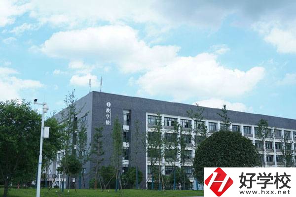 湖南吉利汽車(chē)職業(yè)技術(shù)學(xué)院(中職部)教學(xué)樓