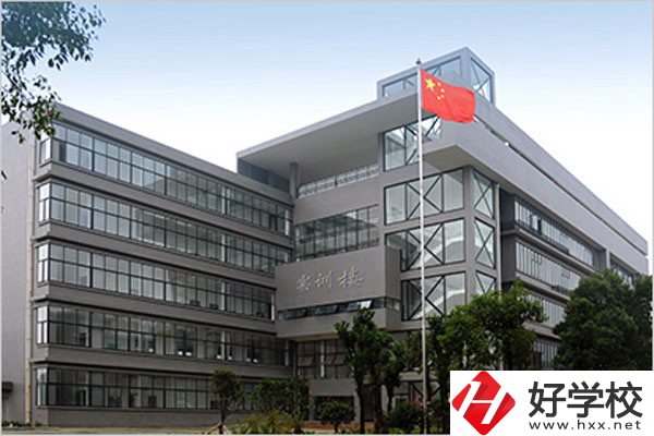 在湘潭，有哪些技校是公辦的？