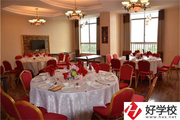 益陽(yáng)旅游管理的中職有哪些？專(zhuān)業(yè)就業(yè)前景如何？