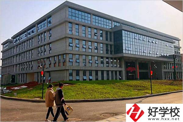 株洲市工業(yè)中專學(xué)校有什么專業(yè)？