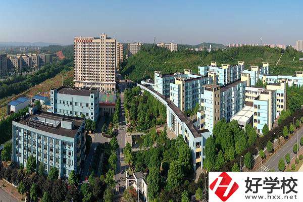 長(zhǎng)沙財(cái)經(jīng)學(xué)校怎么報(bào)名？要填志愿嗎？