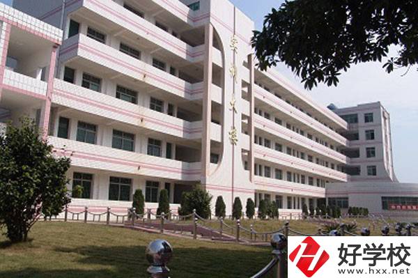 沅江市職業(yè)中等專業(yè)學(xué)校怎么樣，專業(yè)招生人數(shù)是多少?