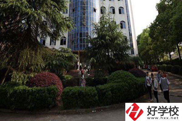 湖南有藝術(shù)類職校嗎？學費貴不貴？