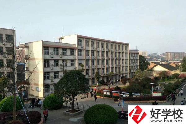 湖南有學(xué)服裝設(shè)計與工藝專業(yè)的職校嗎？就業(yè)情況如何？