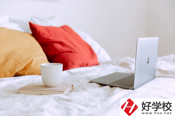 懷化啟航衛(wèi)生學校護理專業(yè)好不好？學費貴嗎？