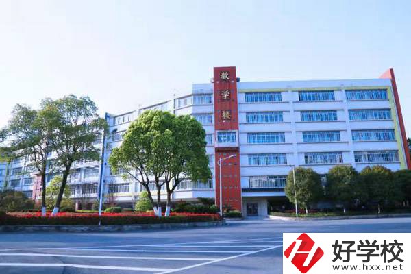 長沙市賀龍體育運動學校推薦去嗎？學校好嗎？