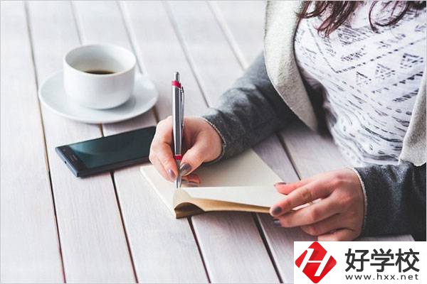 有在讀高中不想讀轉職校的例子嗎？能轉到湖南職校嗎？