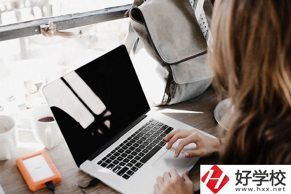 懷化市商貿(mào)經(jīng)濟(jì)管理學(xué)校好不好？宿舍怎么樣？