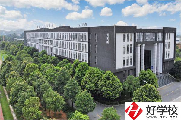 湘潭吉利職校是公辦的還是民辦的？