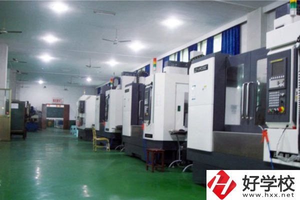 湖南兵器工業(yè)高級(jí)技工學(xué)校入學(xué)要注意什么？學(xué)費(fèi)多少？
