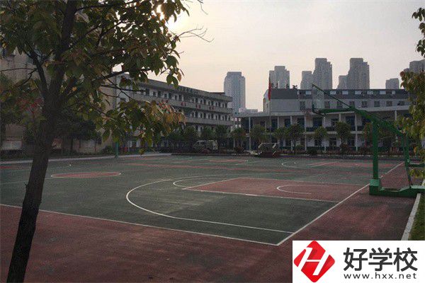 長沙醫(yī)衛(wèi)技校有哪些？辦學(xué)條件怎么樣？
