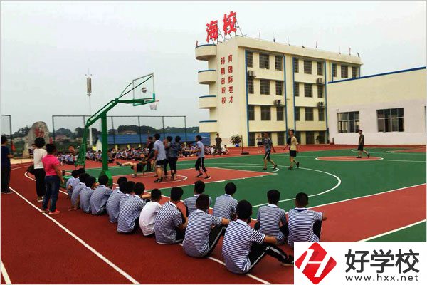 株洲海事職業(yè)學(xué)校有學(xué)費減免政策嗎？有哪些報考要求？