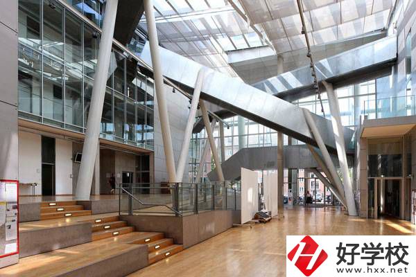 湖南職高學(xué)校排名較好的學(xué)校是哪些？有什么專業(yè)？