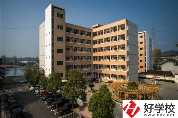 懷化芷江縣有所職高學(xué)校的名字是什么？