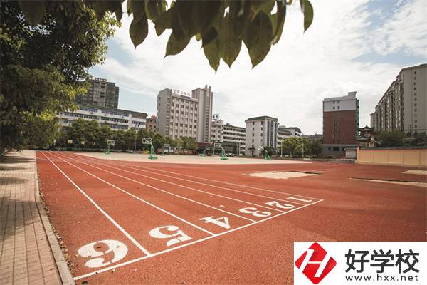 衡陽市信息網(wǎng)絡(luò)工程學(xué)校是公辦還是民辦？學(xué)費(fèi)是多少？