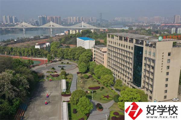 在衡陽(yáng)學(xué)護(hù)理有職校推薦嗎？護(hù)理專業(yè)好就業(yè)嗎？