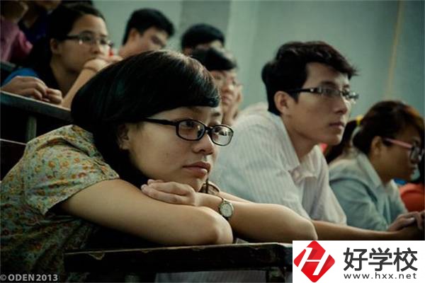 湖南初中畢業(yè)成績非常差選什么學(xué)校好？還有前途嗎？