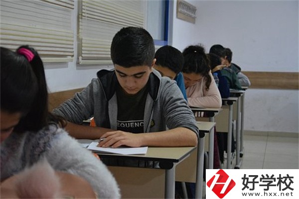 在湖南就讀中專限制戶籍嗎？上中專好不好？